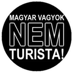 MAGYAR VAGYOK NEM TURISTA (jelvény, 2,5 cm)
