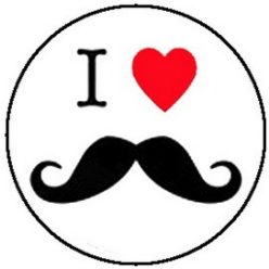 I LOVE BAJUSZ (jelvény, 2,5 cm)