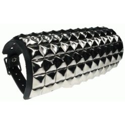 11 soros csuklószorító, piramis szegecs