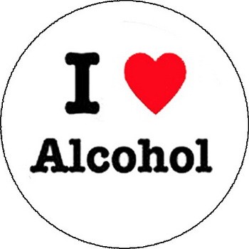 I LOVE ALCOHOL (nagy jelvény, 3,7 cm)