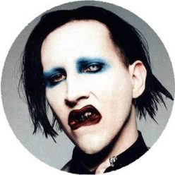 MARILYN MANSON: Portrait (nagy jelvény, 3,7 cm)
