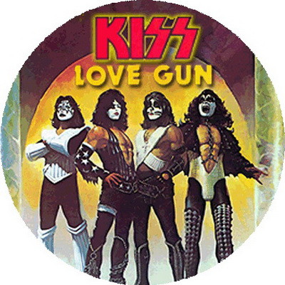 KISS: Love Gun (nagy jelvény, 3,7 cm) 