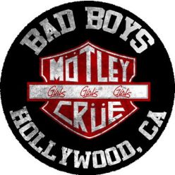 MÖTLEY CRÜE: Bad Boys (nagy jelvény, 3,7 cm) 