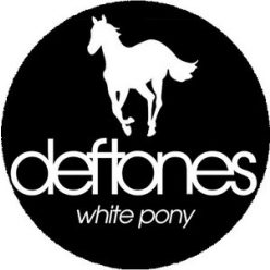 DEFTONES: White Pony (nagy jelvény, 3,7 cm)