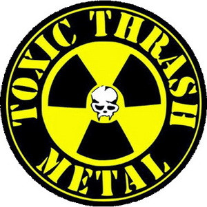 TOXIC HOLOCAUST: Toxic Thrash Metal (nagy jelvény, 3,7 cm)